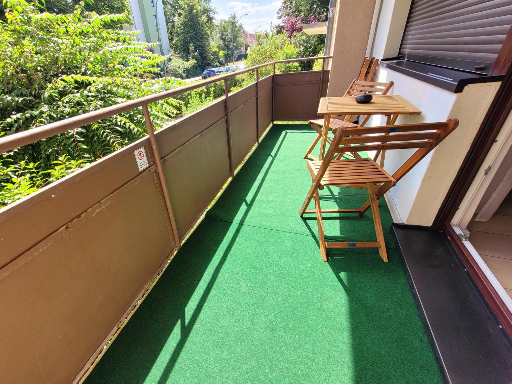Appartement Duplex Ullstein- 4 Bedrooms, 2 Bathrooms, Living Room, 2 Parking Spaces, Boxspringbeds, Family & Business Apartment! *