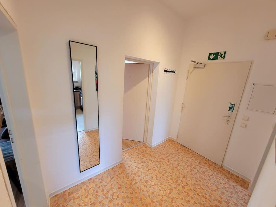 Duplex Ullstein- 4 Bedrooms, 2 Bathrooms, Living Room, 2 Parking Spaces, Boxspringbeds, Family & Business Apartment! Appartement