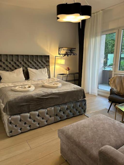Duplex Ullstein- 4 Bedrooms, 2 Bathrooms, Living Room, 2 Parking Spaces, Boxspringbeds, Family & Business Apartment! Appartement *