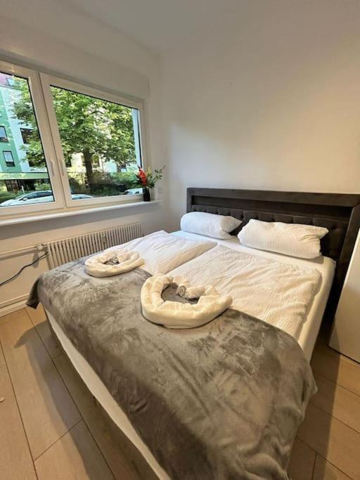 Duplex Ullstein- 4 Bedrooms, 2 Bathrooms, Living Room, 2 Parking Spaces, Boxspringbeds, Family & Business Apartment! Appartement