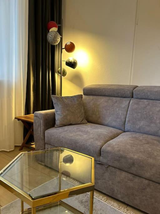Duplex Ullstein- 4 Bedrooms, 2 Bathrooms, Living Room, 2 Parking Spaces, Boxspringbeds, Family & Business Apartment! Berlijn