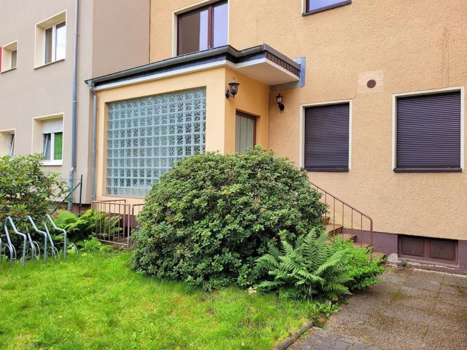 Appartement Duplex Ullstein- 4 Bedrooms, 2 Bathrooms, Living Room, 2 Parking Spaces, Boxspringbeds, Family & Business Apartment!