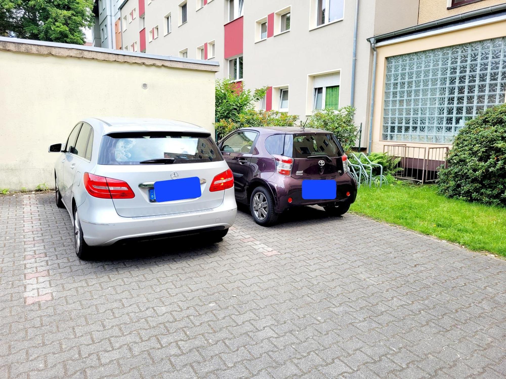 Duplex Ullstein- 4 Bedrooms, 2 Bathrooms, Living Room, 2 Parking Spaces, Boxspringbeds, Family & Business Apartment! Appartement