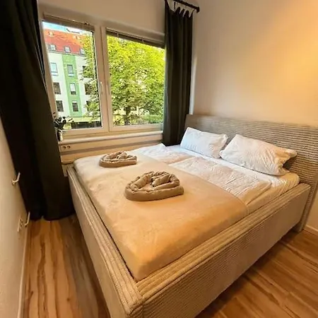 Duplex Apartment Ullstein- 4 Bedrooms, 2 Bathrooms, Living Room, 2 Parking Spaces, Boxspringbeds, Family & Business Apartment! Berlin Exterior photo