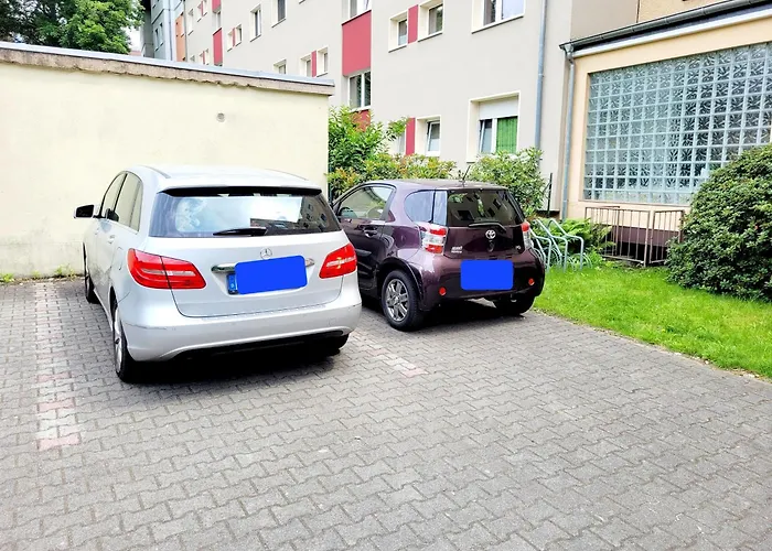 Duplex Apartment Ullstein- 4 Bedrooms, 2 Bathrooms, Living Room, 2 Parking Spaces, Boxspringbeds, Family & Business Apartment!
